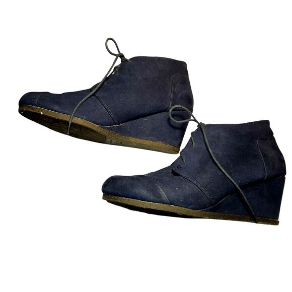 Hot Tomatoe  11 Blue Suede Women's Chelsea Boots Shoes 2 1/2 Wedge Heel - Picture 5 of 8